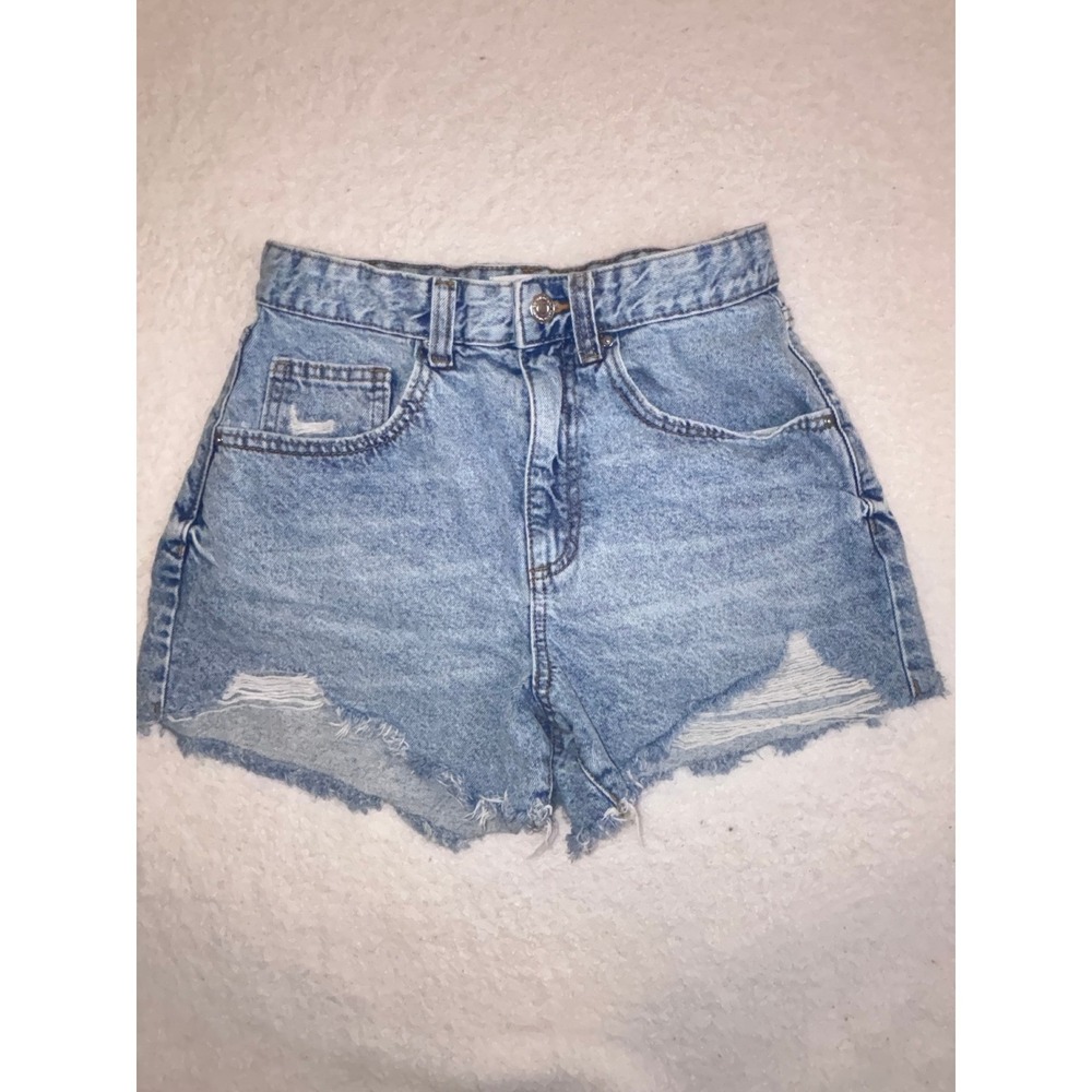 Cotton On High Rise Mom Denim Shorts Light Wash Distressed Raw Hem Size 4 US